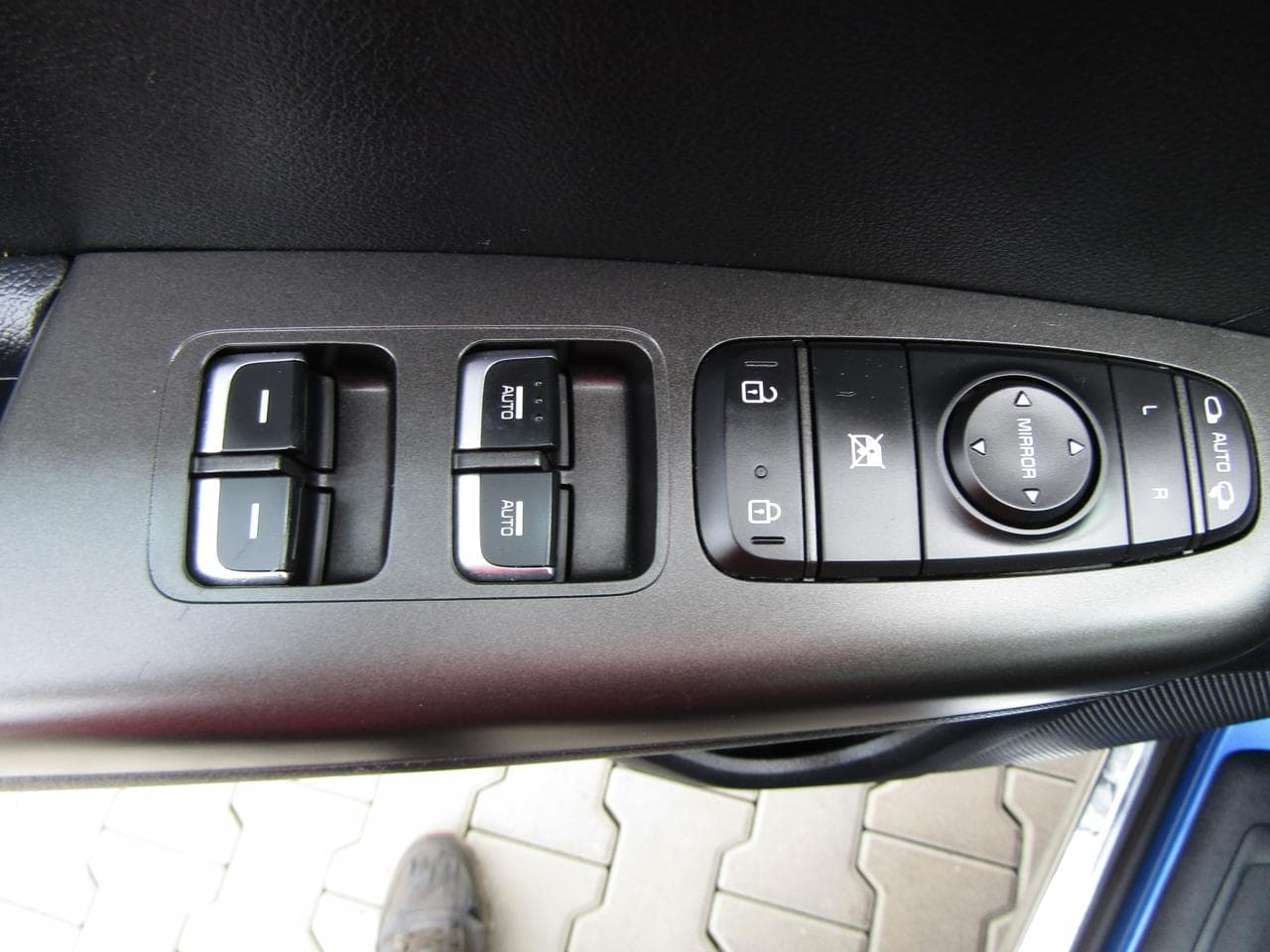 2021 Kia SPORTAGE - 11