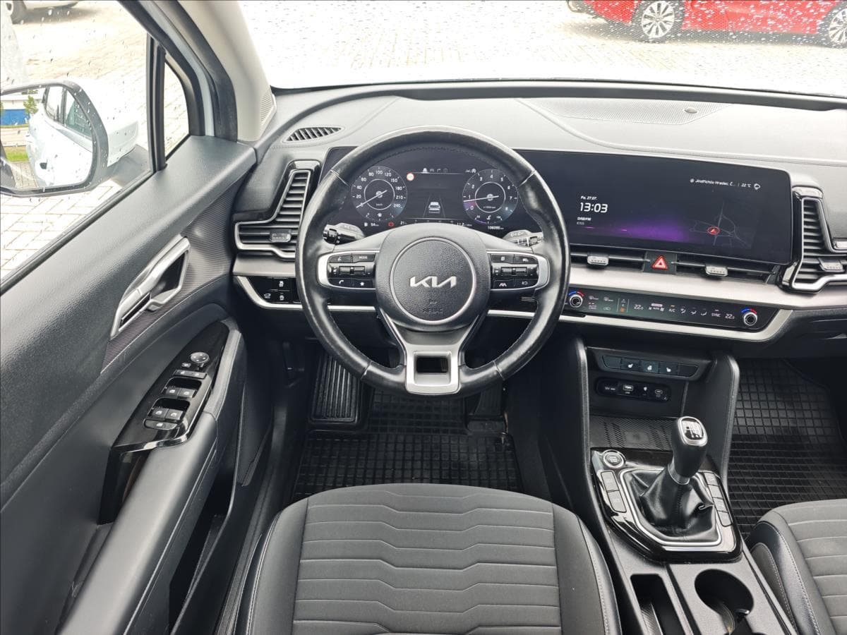 2022 Kia SPORTAGE - 17