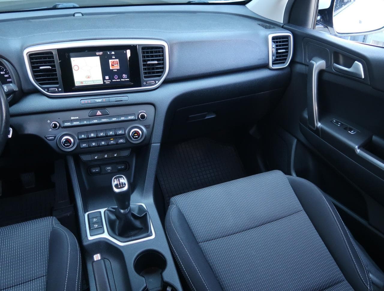 2019 Kia SPORTAGE - 11
