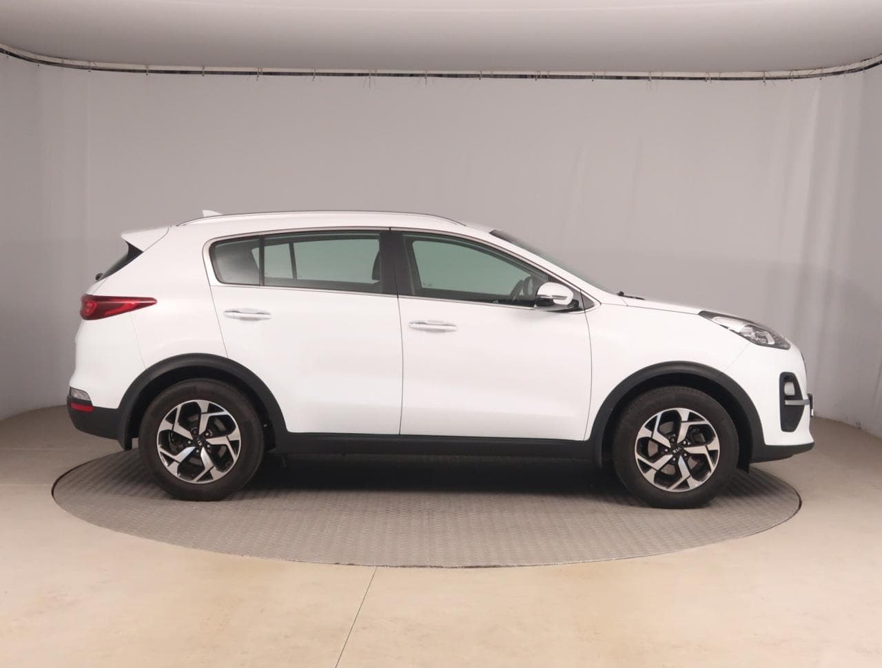 2019 Kia SPORTAGE - 8