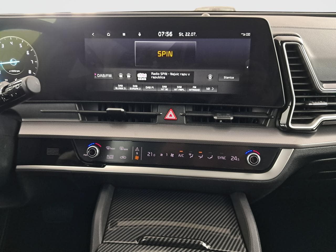 2022 Kia SPORTAGE - 18