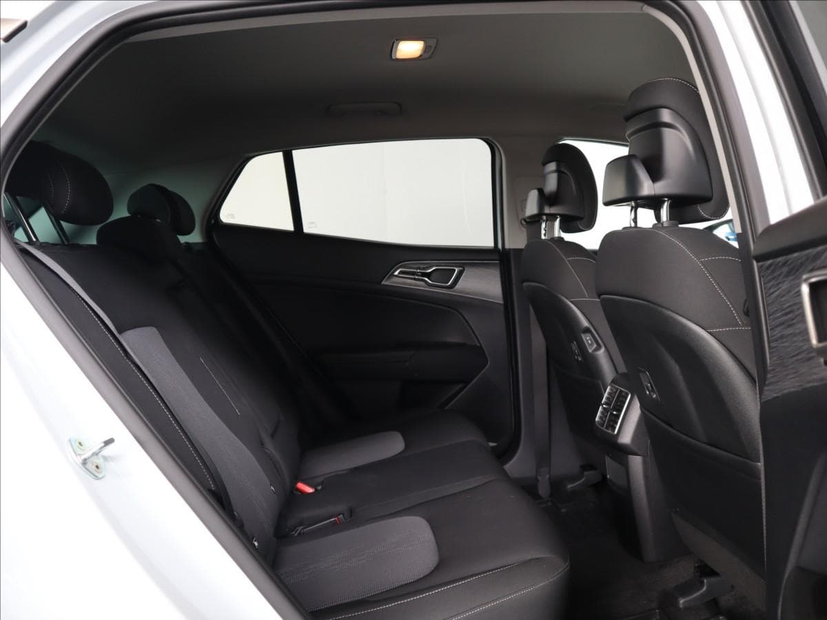 2022 Kia SPORTAGE - 9