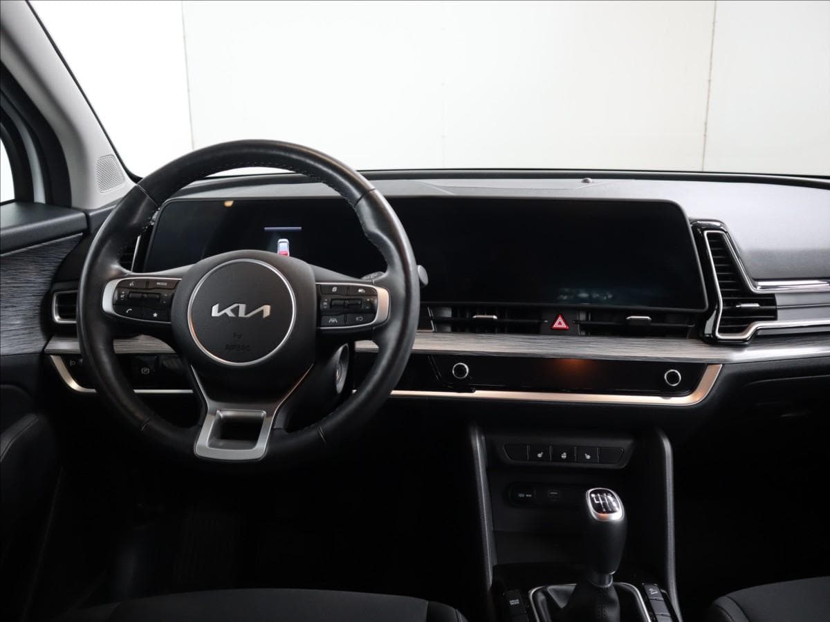 2022 Kia SPORTAGE - 11