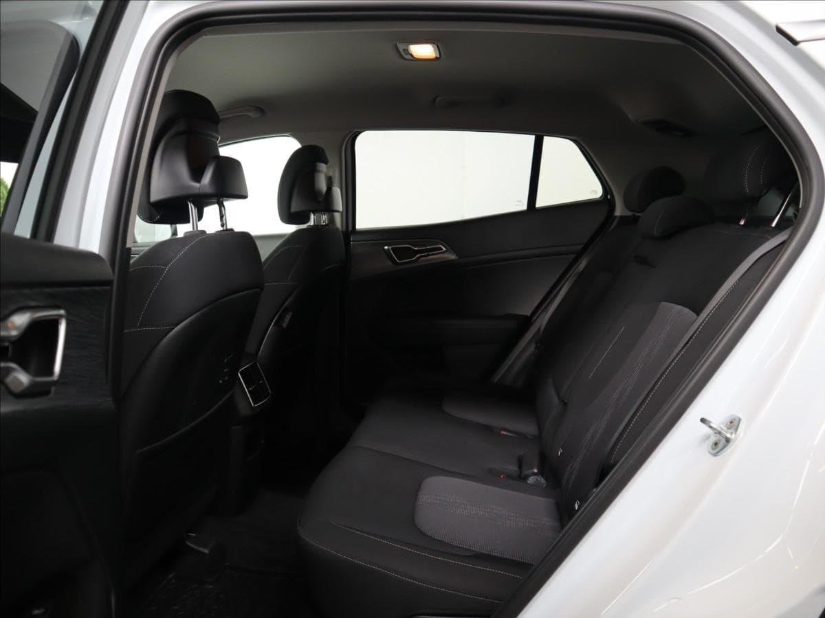 2022 Kia SPORTAGE - 8
