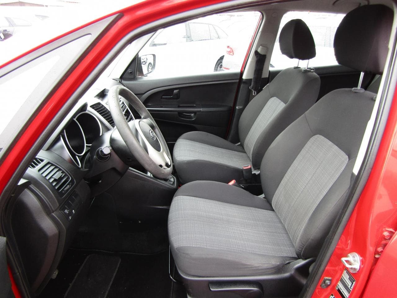 2010 Kia VENGA - 9
