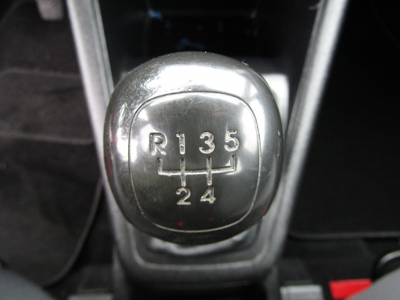 2010 Kia VENGA - 13
