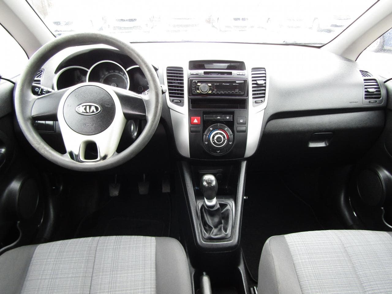 2010 Kia VENGA - 8
