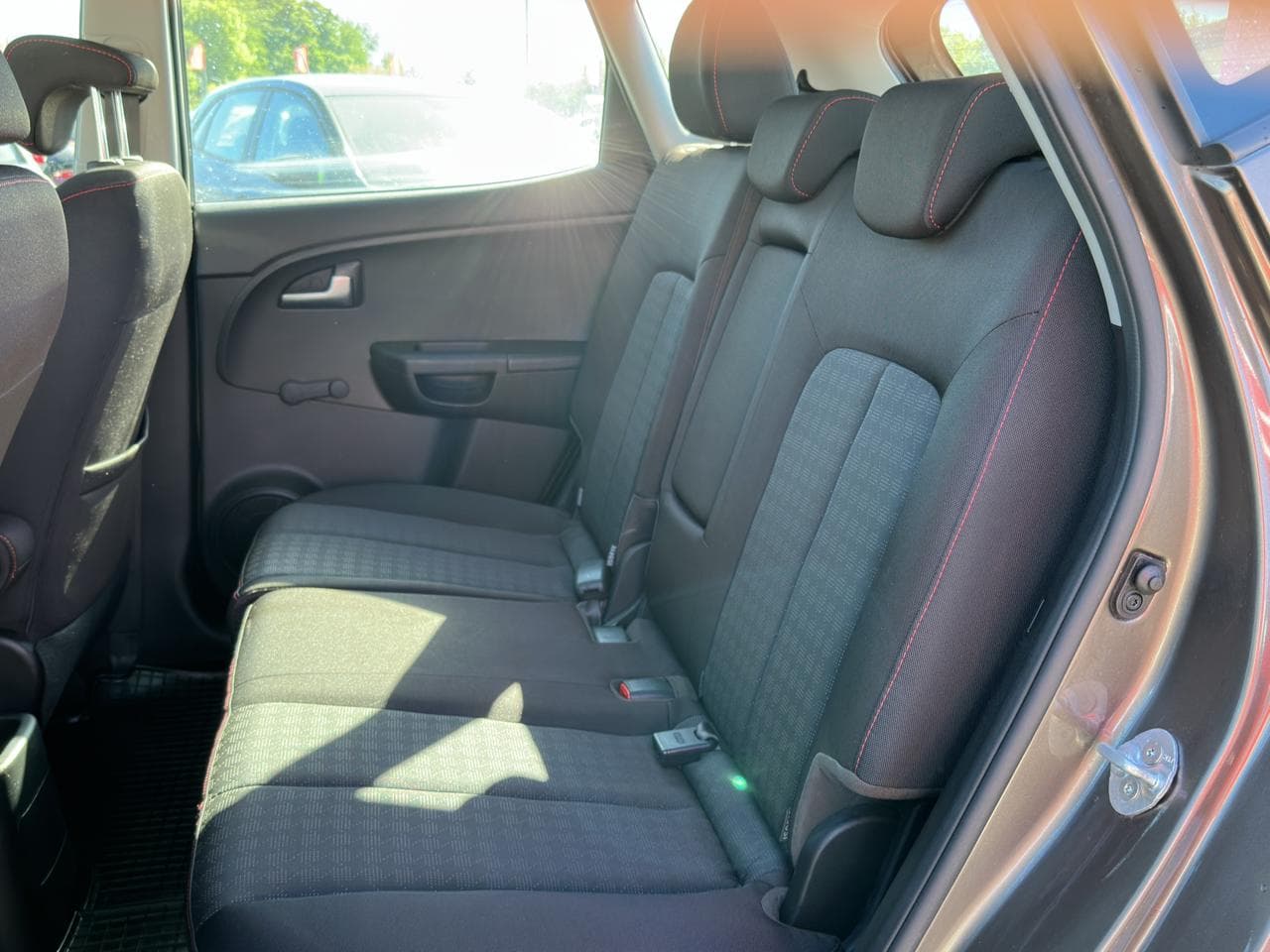 2018 Kia VENGA - 10