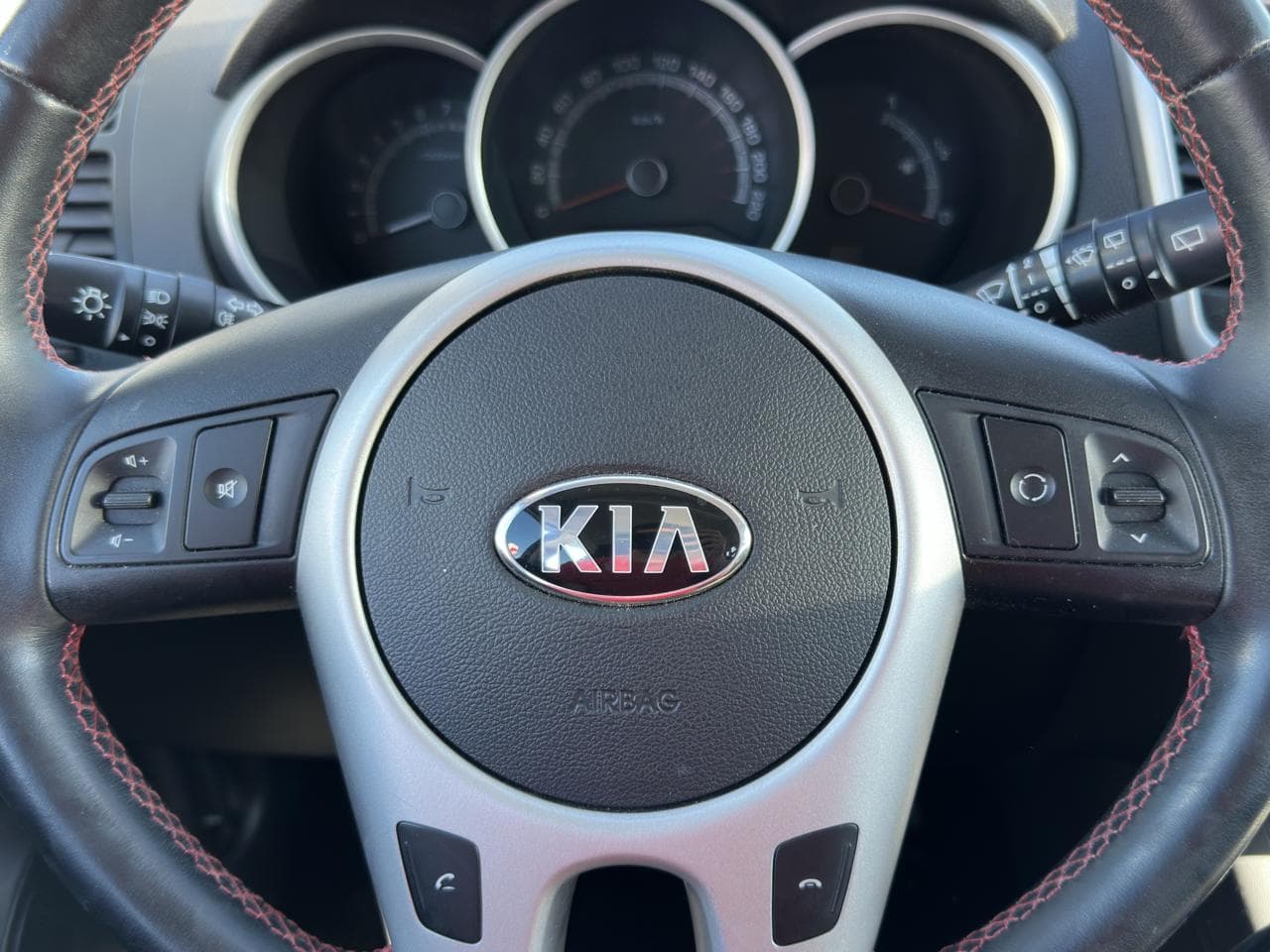 2018 Kia VENGA - 11