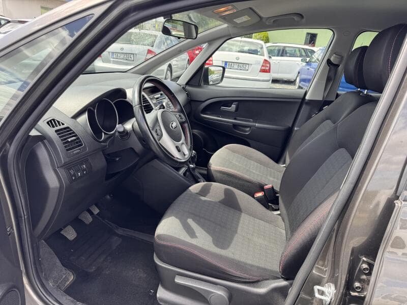 2015 Kia VENGA - 9