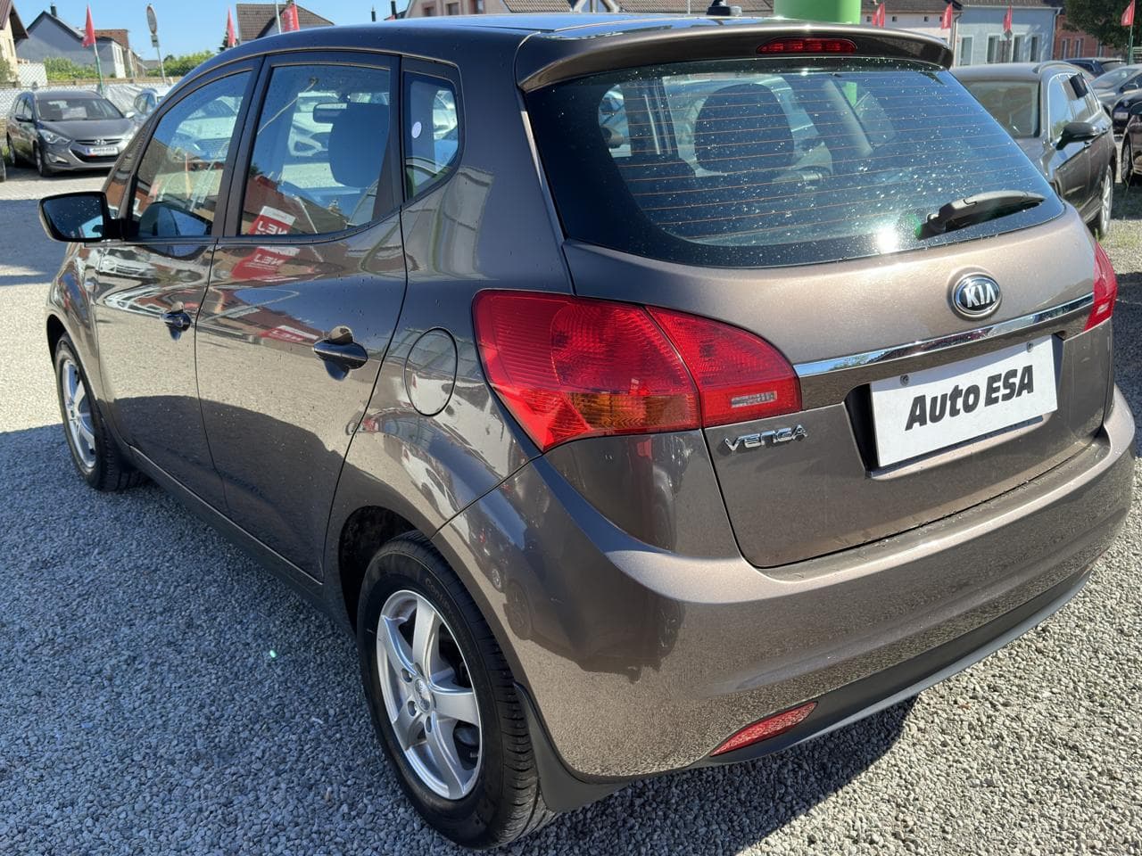 2018 Kia VENGA - 6