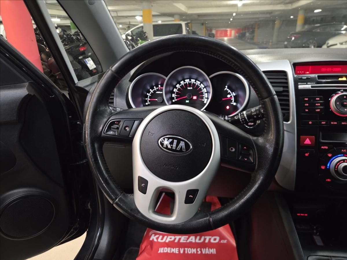 2013 Kia VENGA - 10