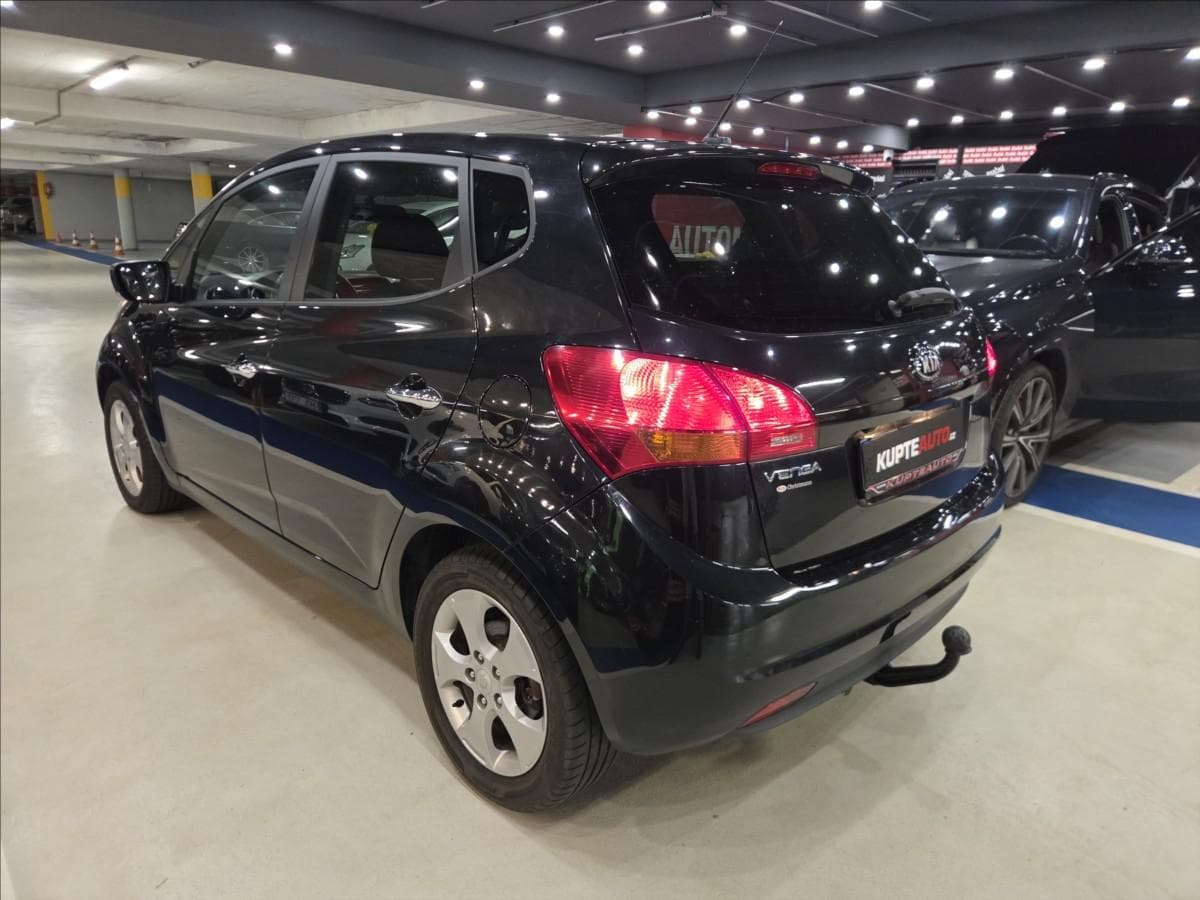 2013 Kia VENGA - 4