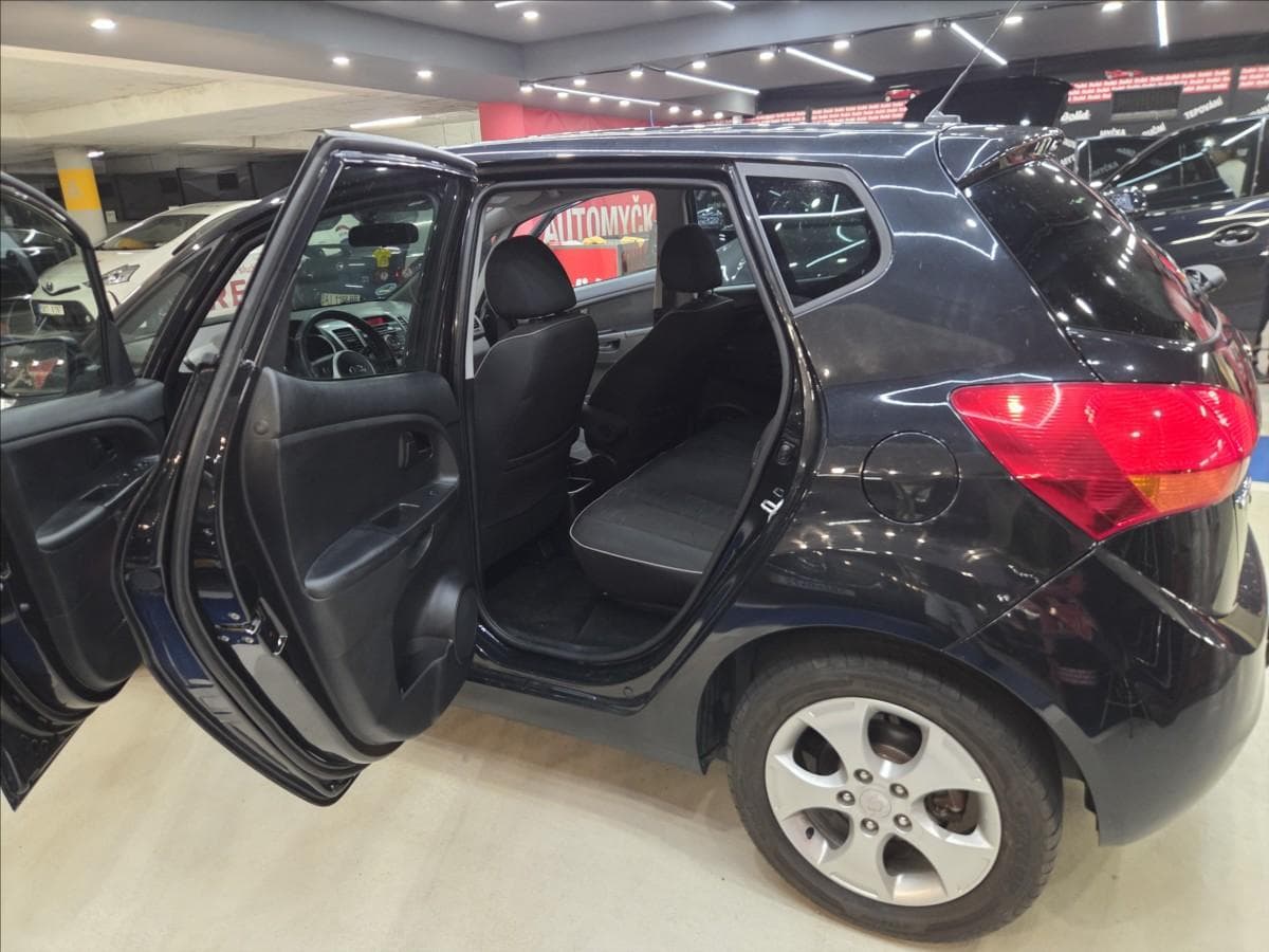 2013 Kia VENGA - 18