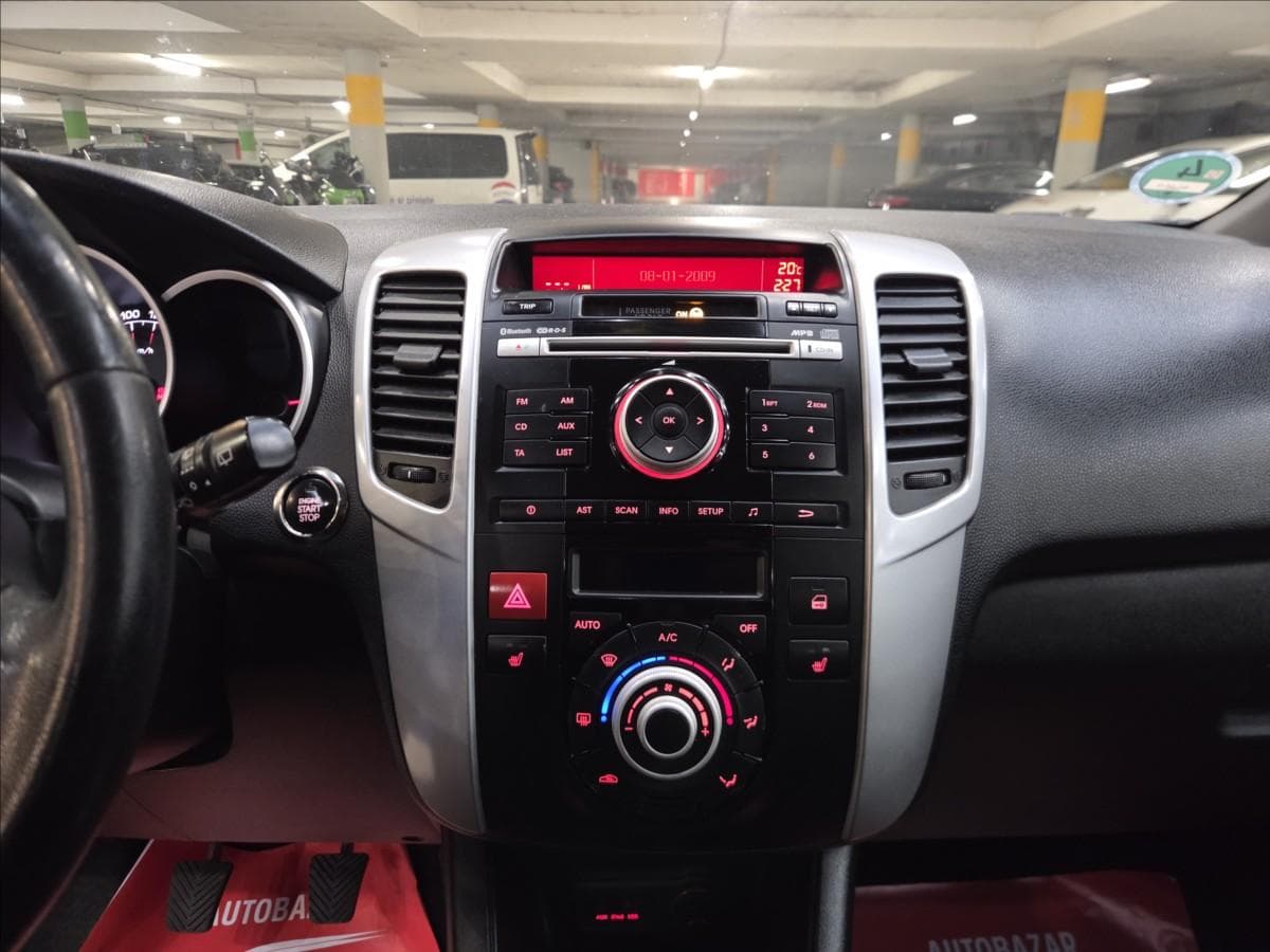2013 Kia VENGA - 9