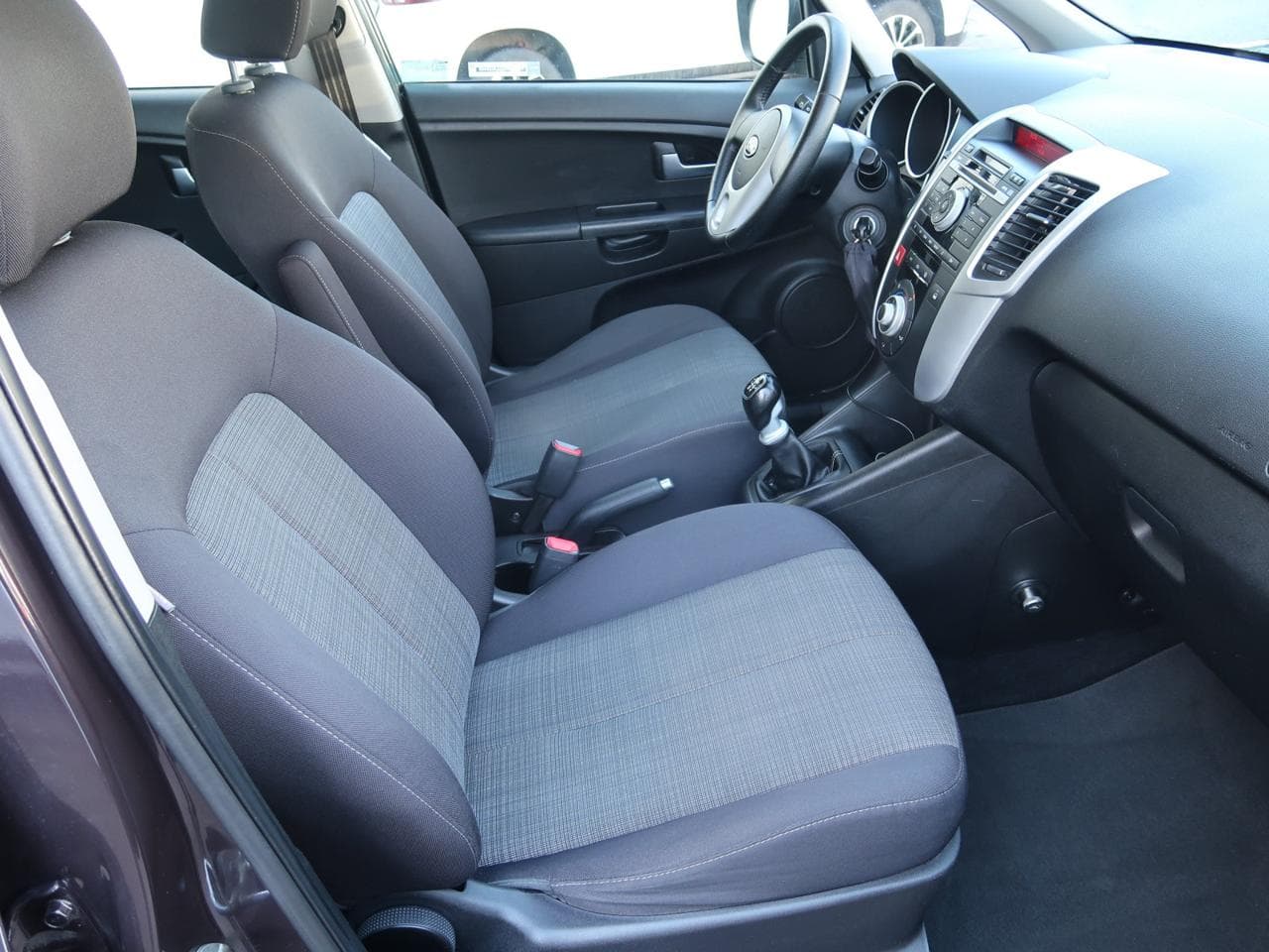 2010 Kia VENGA - 12