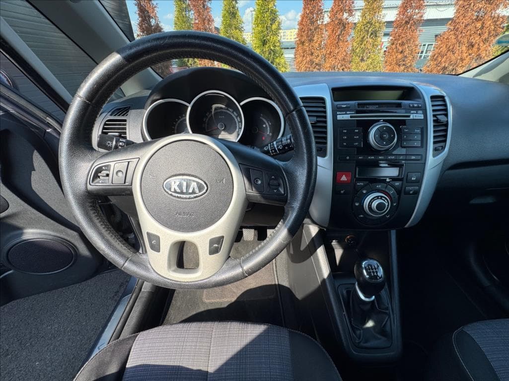 2012 Kia VENGA - 15