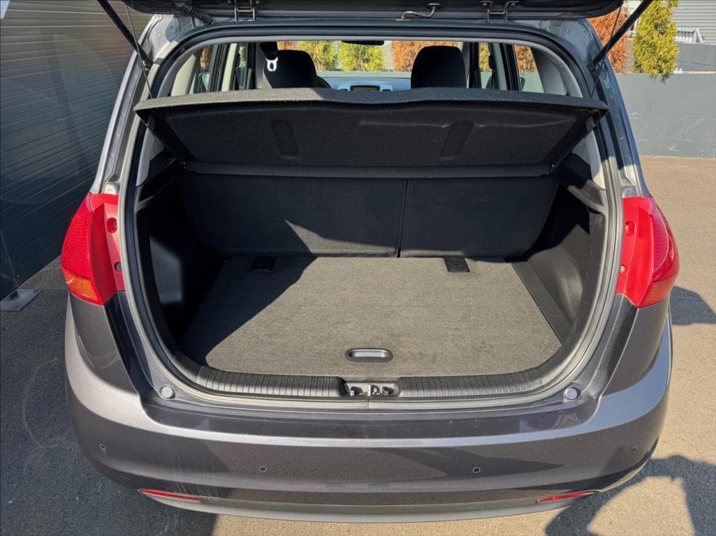 2012 Kia VENGA - 11