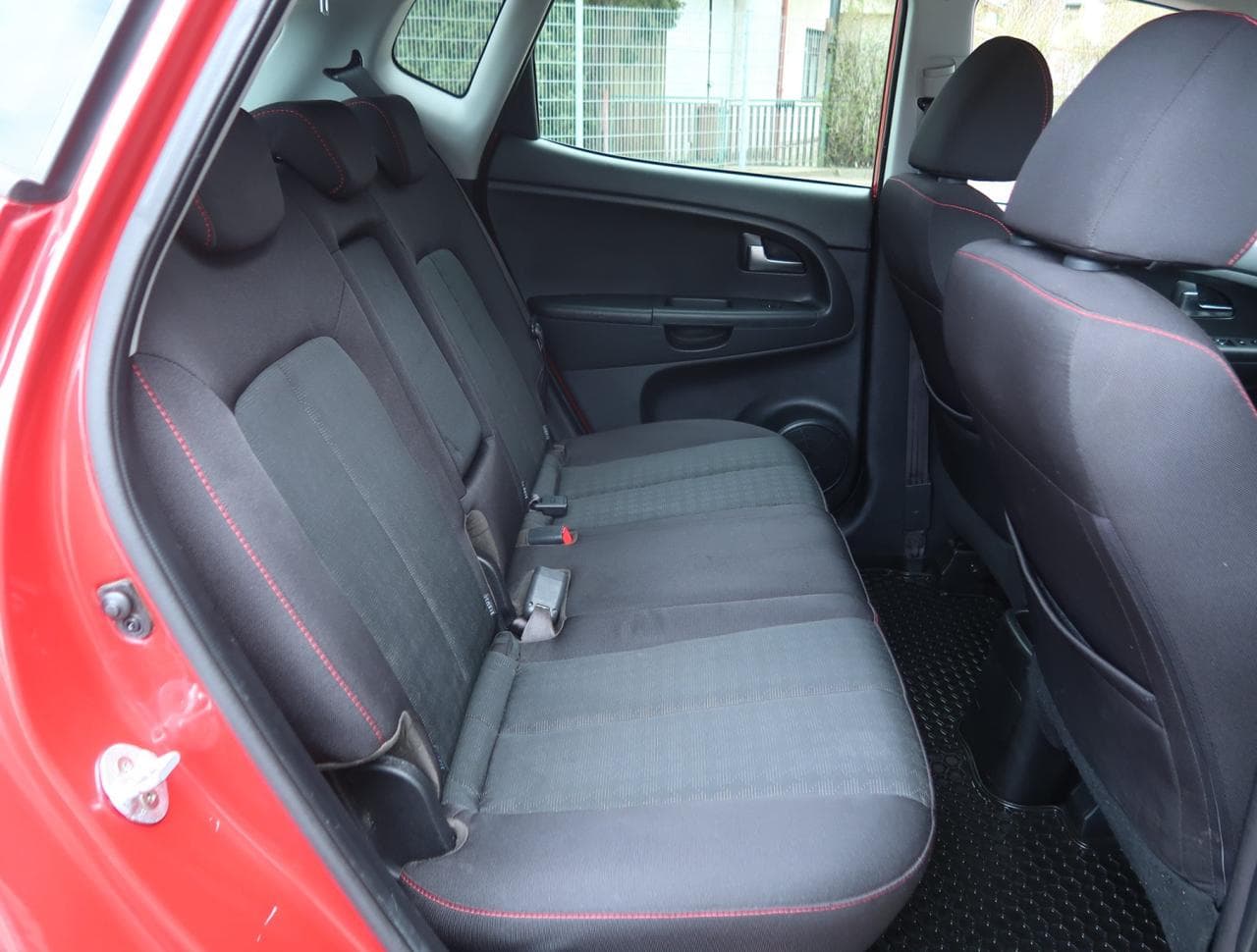 2018 Kia VENGA - 17