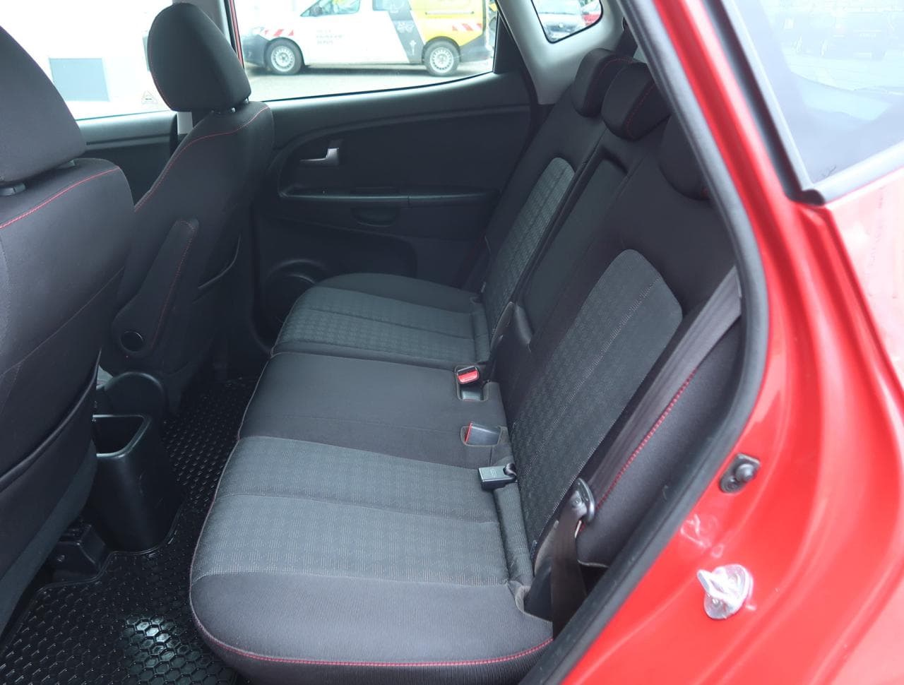 2018 Kia VENGA - 21