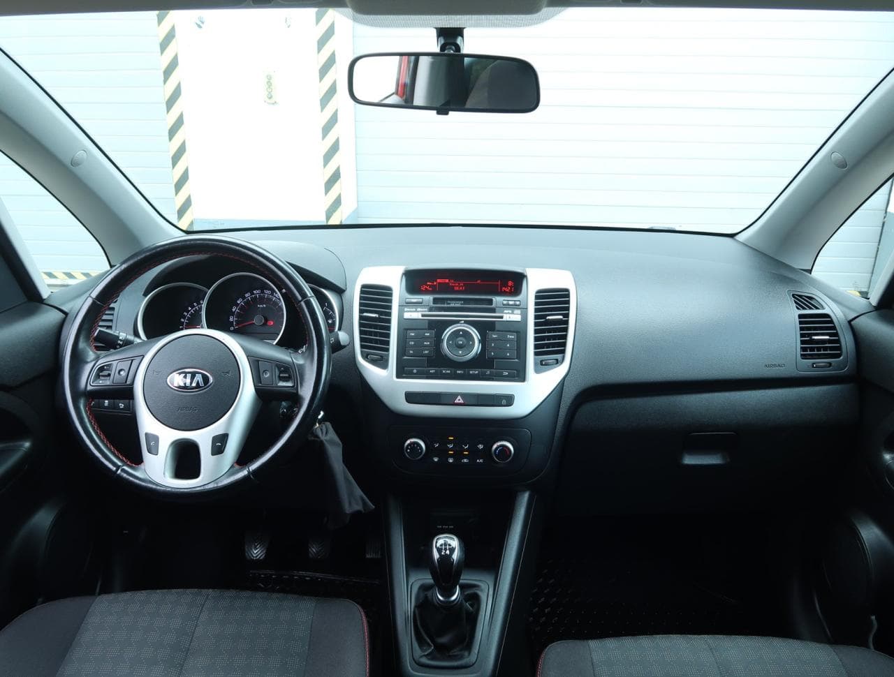 2018 Kia VENGA - 11