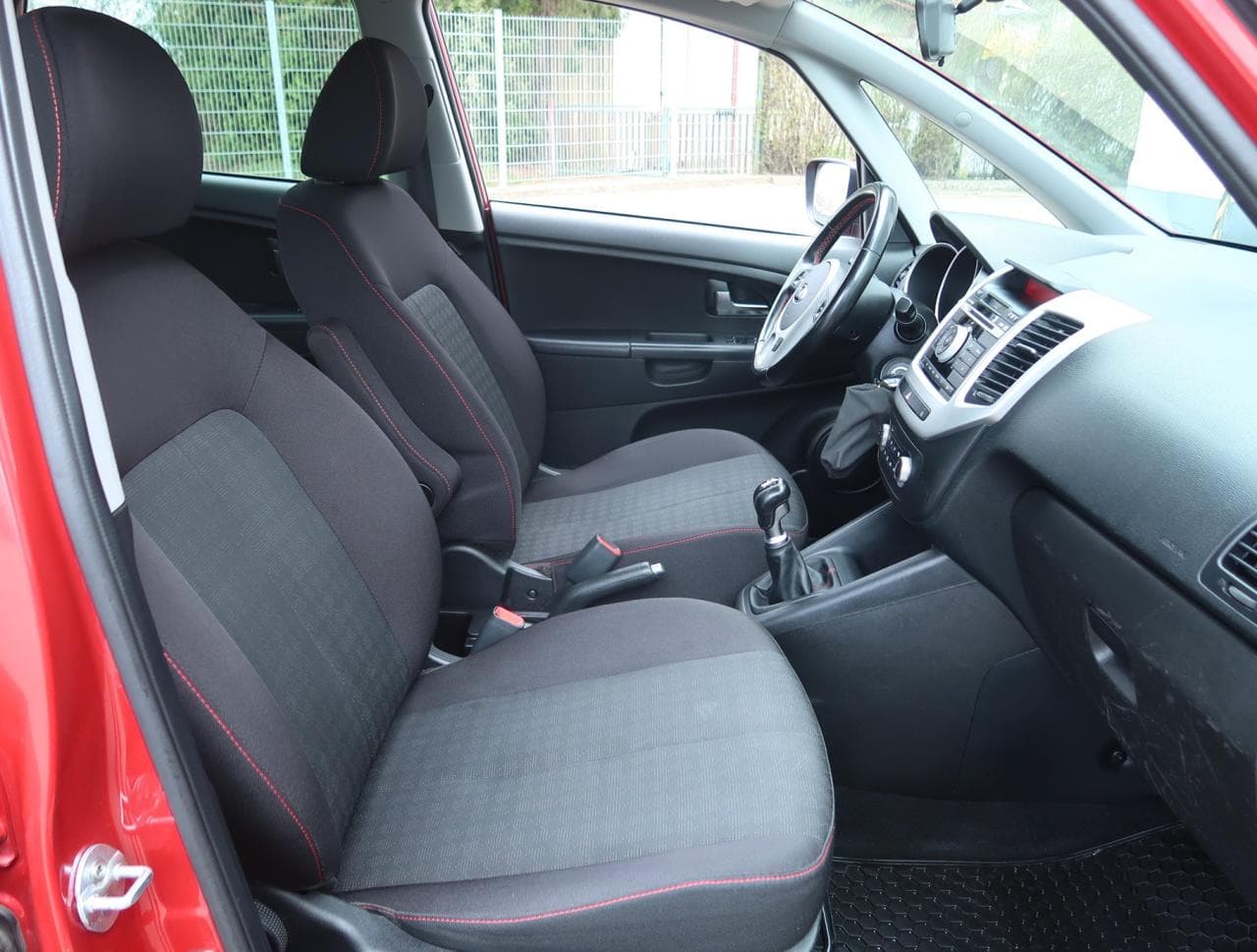 2018 Kia VENGA - 15