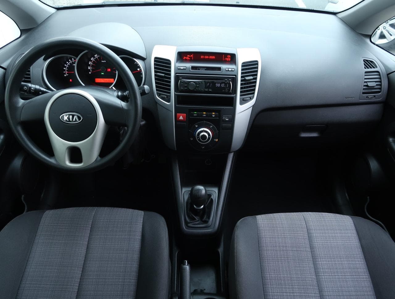 2010 Kia VENGA - 10