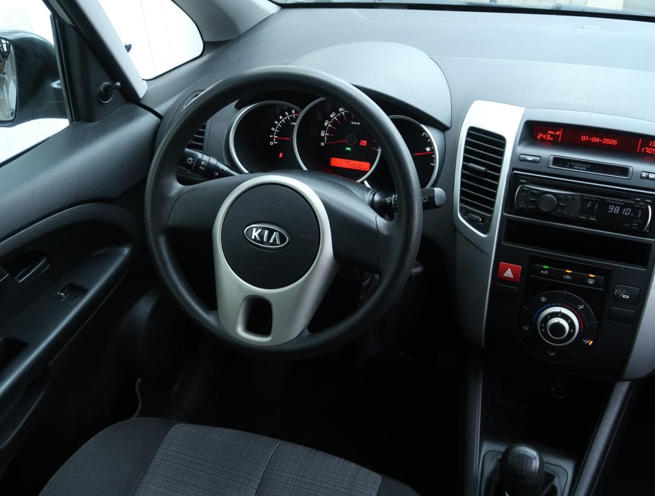 2010 Kia VENGA - 9