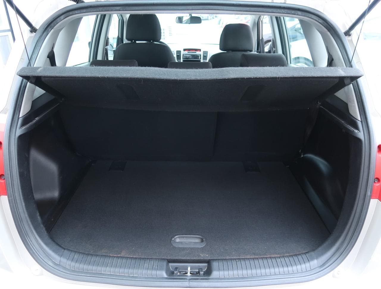 2010 Kia VENGA - 19