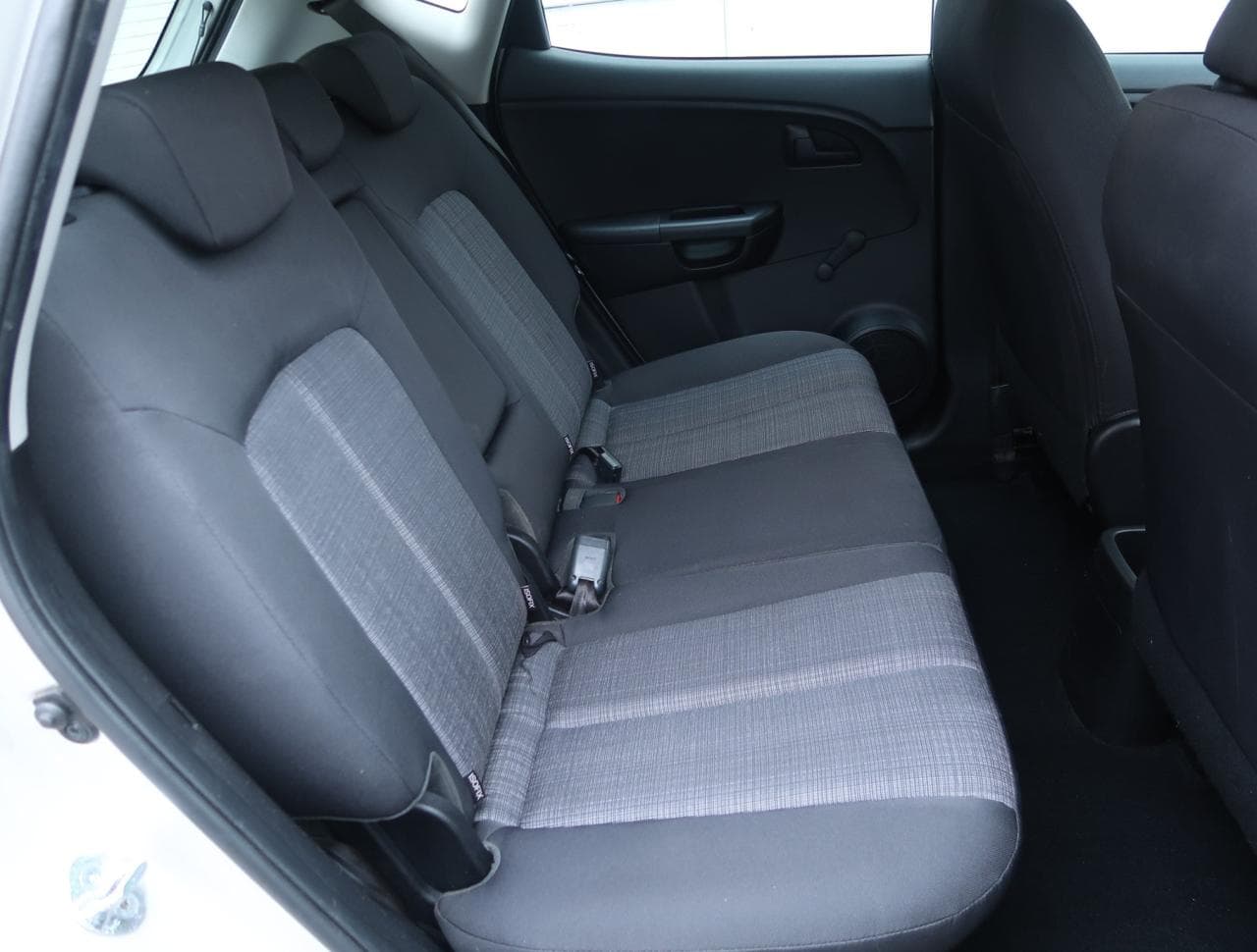 2010 Kia VENGA - 13