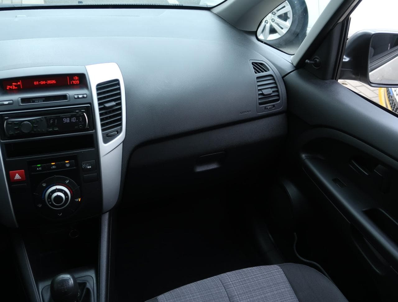 2010 Kia VENGA - 11