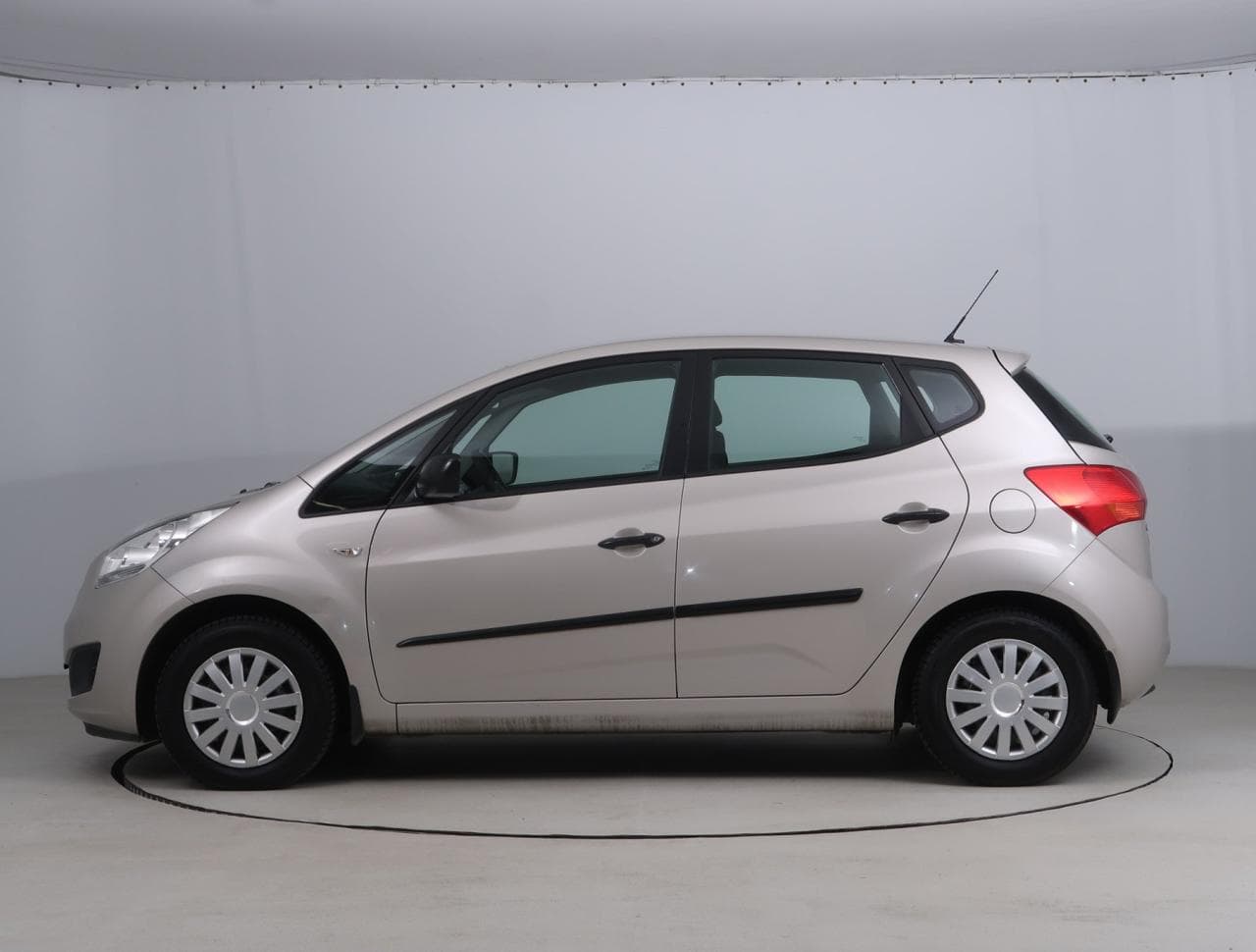 2010 Kia VENGA - 4