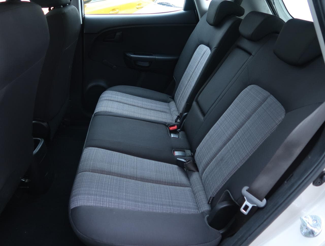 2010 Kia VENGA - 15