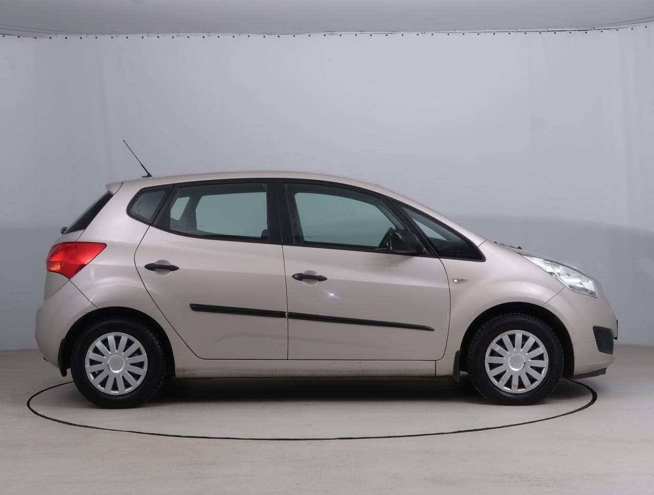 2010 Kia VENGA - 8