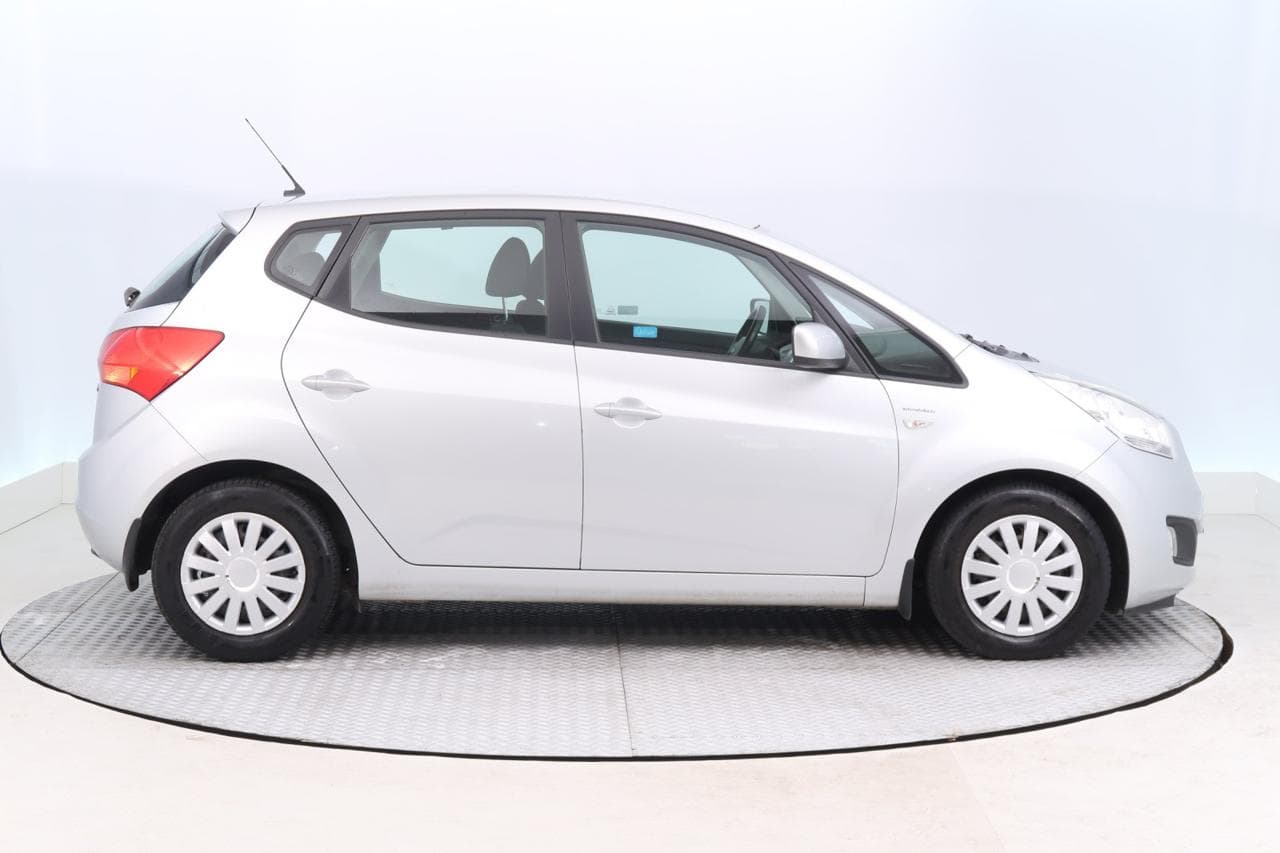 2010 Kia VENGA - 8
