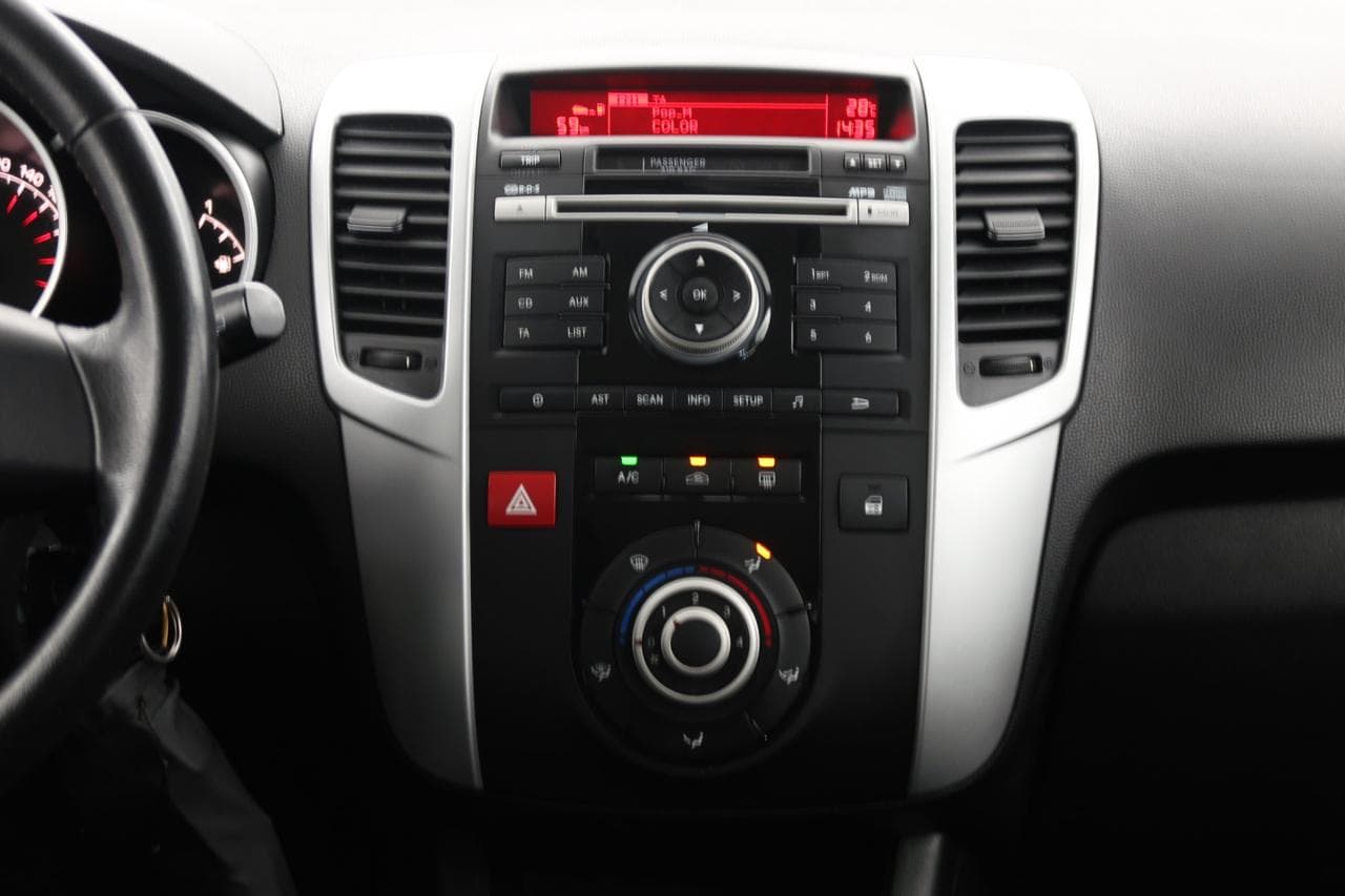 2010 Kia VENGA - 18