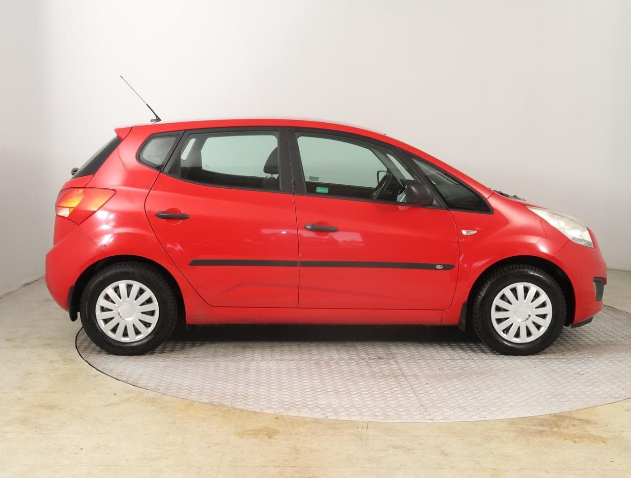 2010 Kia VENGA - 11