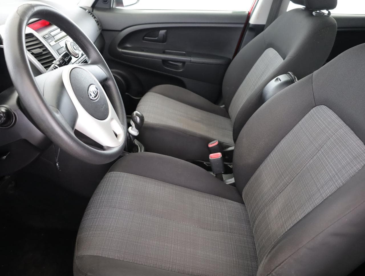 2010 Kia VENGA - 13