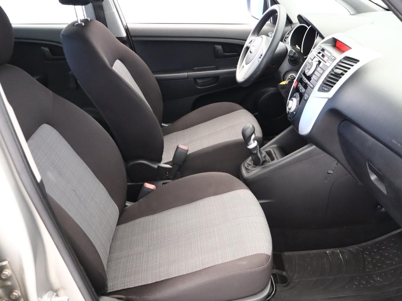 2014 Kia VENGA - 17