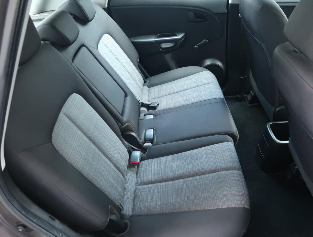 2012 Kia VENGA - 23