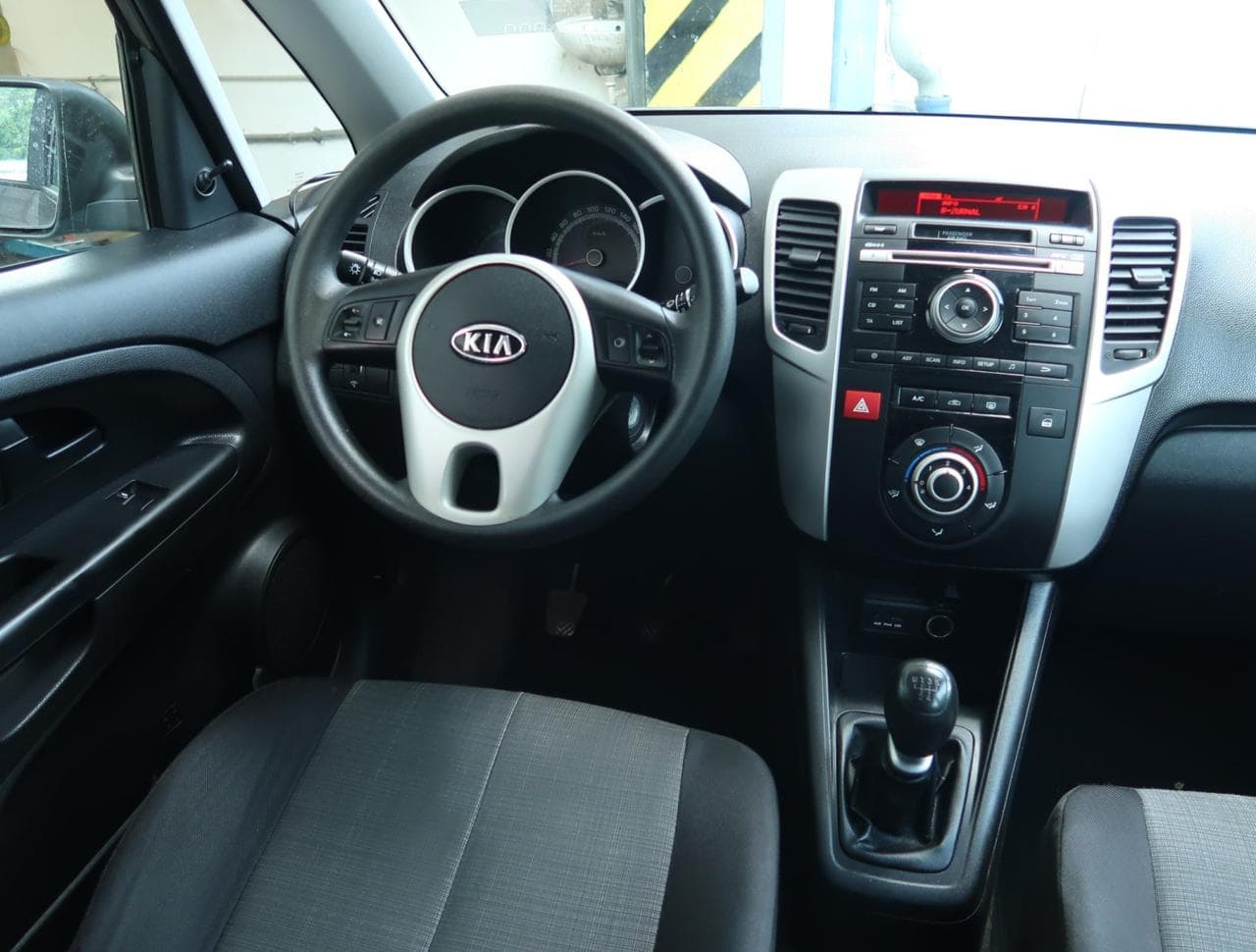 2012 Kia VENGA - 16