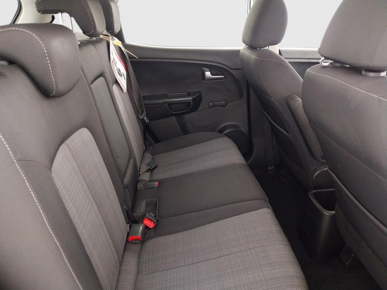2010 Kia VENGA - 12