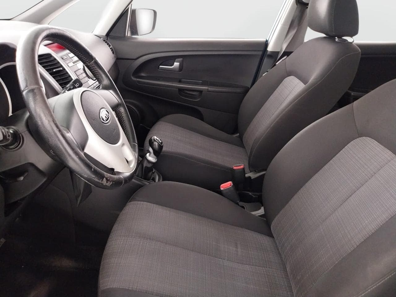 2010 Kia VENGA - 15