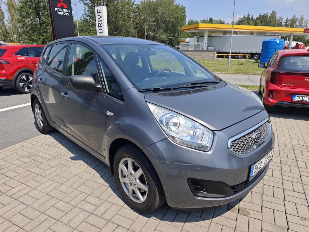2010 Kia VENGA - 8