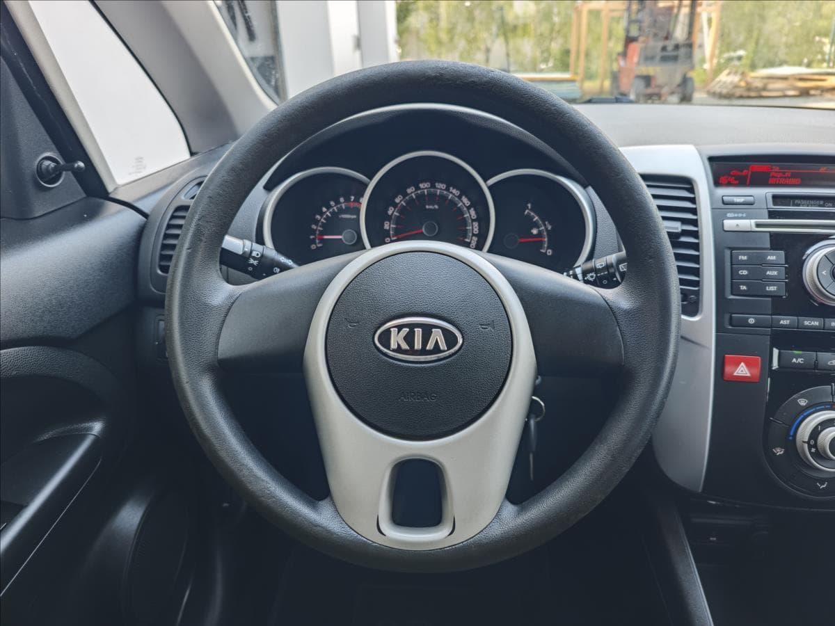 2010 Kia VENGA - 17