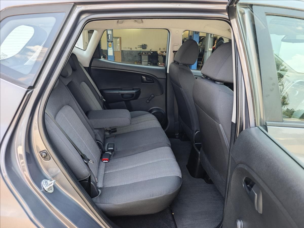2010 Kia VENGA - 13