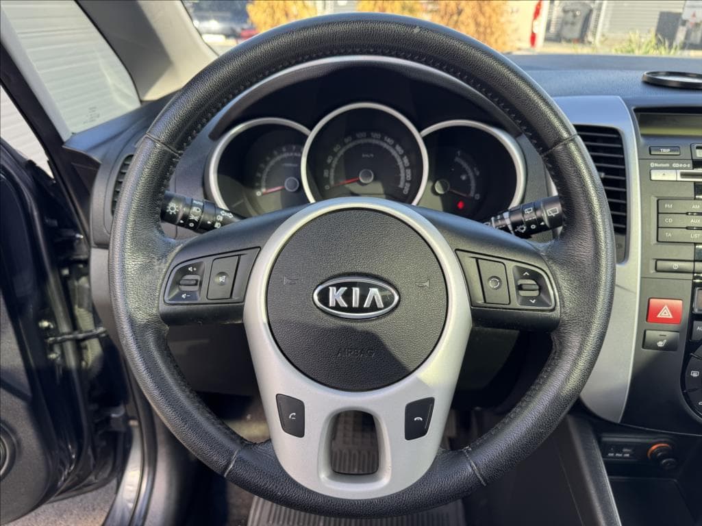 2011 Kia VENGA - 16