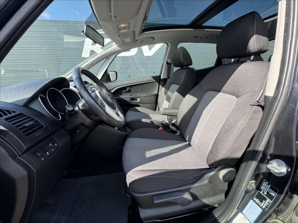 2011 Kia VENGA - 12