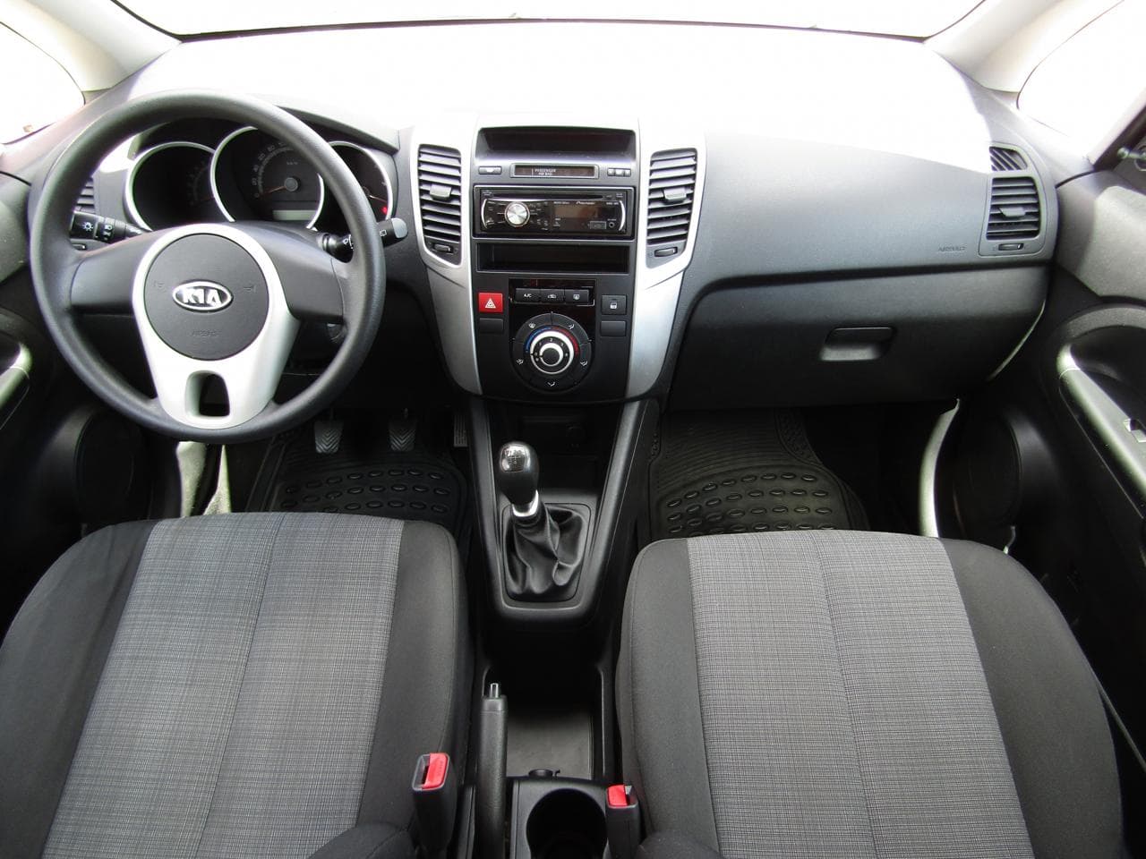 2010 Kia VENGA - 8