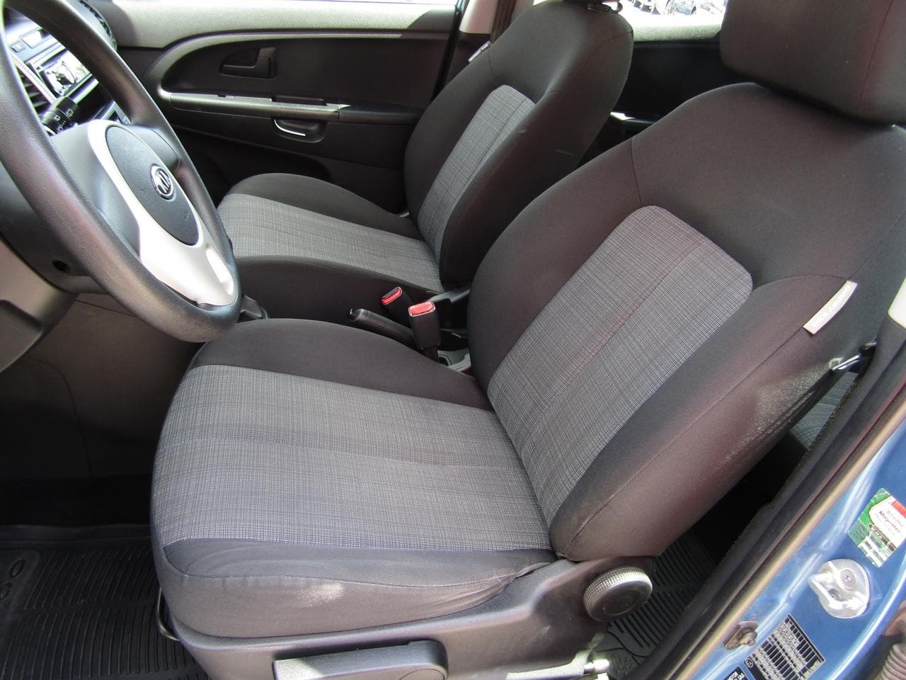2010 Kia VENGA - 9